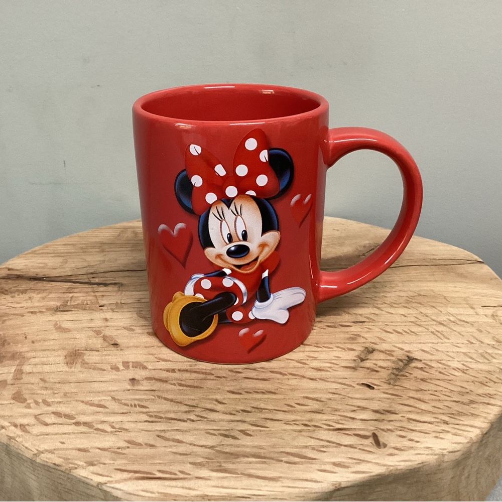🔴 Disney’s Minnie Ceramic Crafted Coffee Mug / Cup - Like New - Stunning Colors - Picture 2 of 13